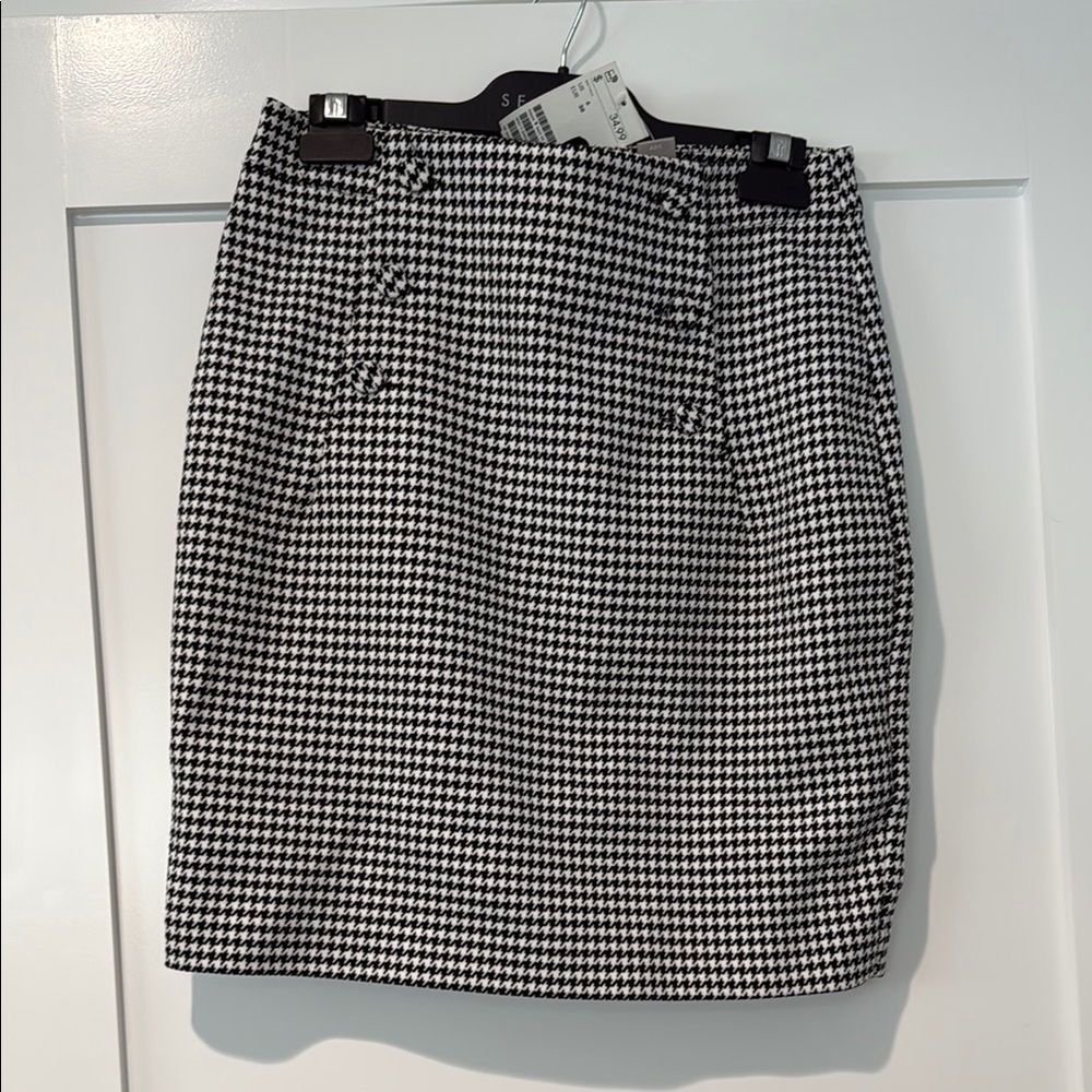 Stylish Black and White Skirt